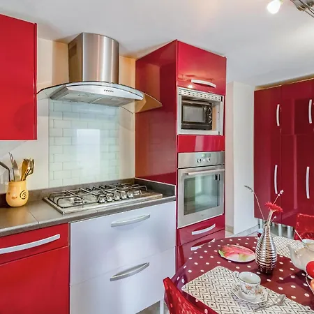 1 Bedroom In * Savignac-sur-Leyze